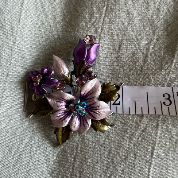 Purple Floral Rhinestone Brooch - Picture 3 of 4